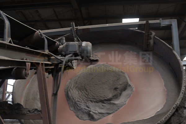 新疆年產十萬噸有機無機復混肥生產線裝車發貨 新疆年產十萬噸有機無機復混肥生產線裝車發貨