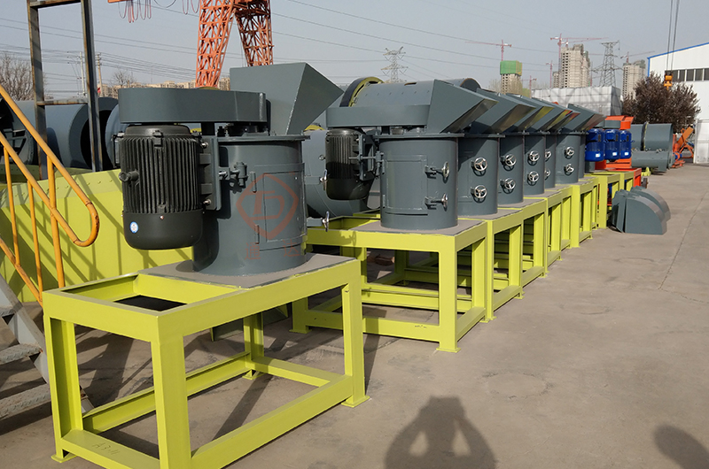 立式粉碎機5.jpg 立式粉碎機5.jpg